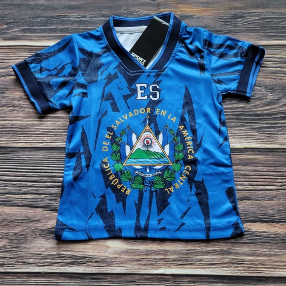 El Salvador kid's soccer Jersey and shorts futbol - Picture 3 of 3